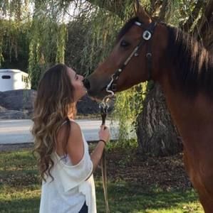 Meet your Posher, Gina